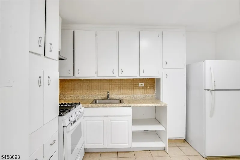 39 E 39Th St #2J Unit 2J Paterson City, NJ 07514