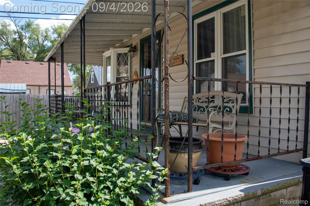 2267 Rose Avenue Lincoln Park City, MI 48146