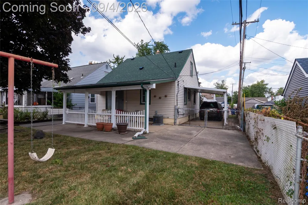 2267 Rose Avenue Lincoln Park City, MI 48146