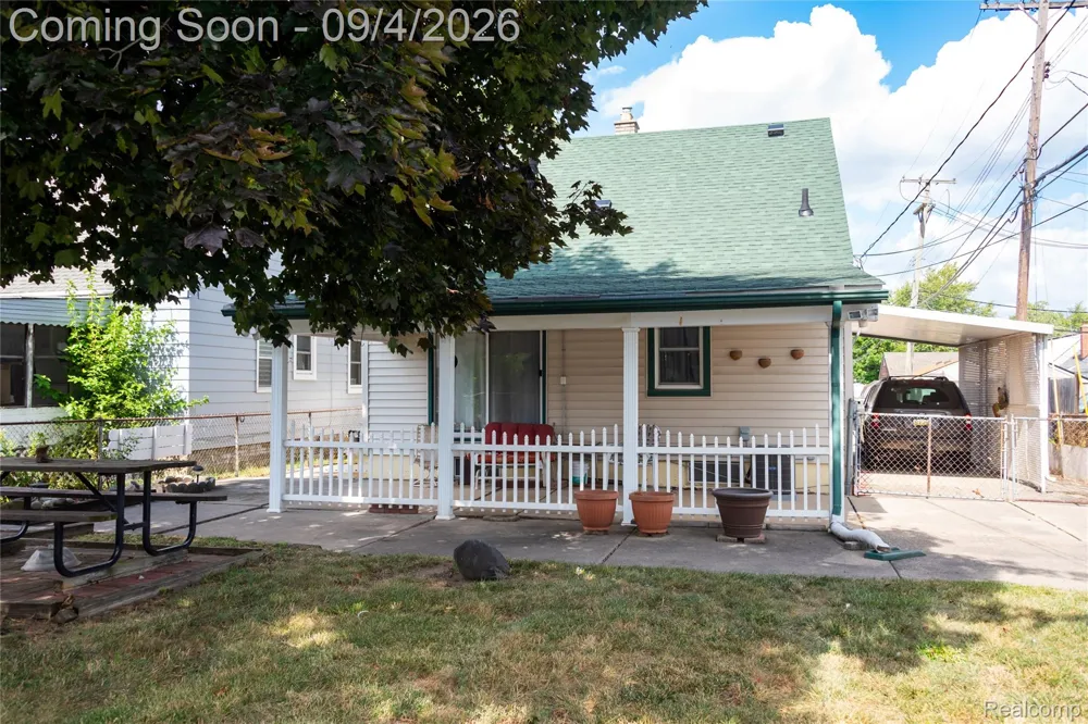 2267 Rose Avenue Lincoln Park City, MI 48146
