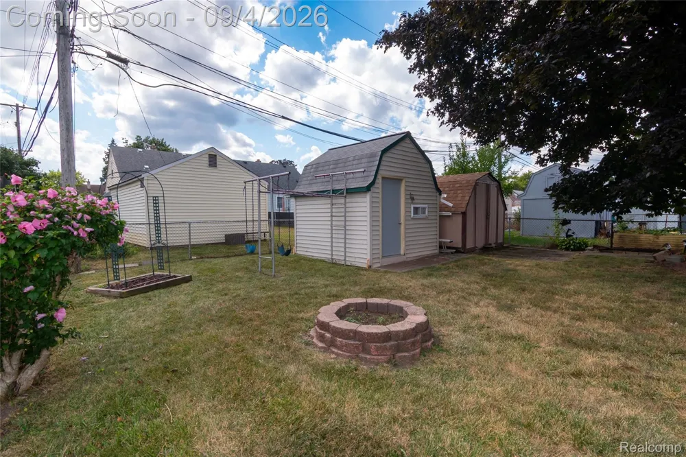 2267 Rose Avenue Lincoln Park City, MI 48146