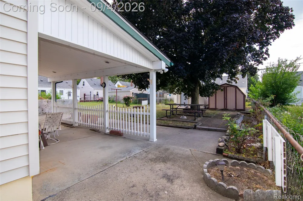 2267 Rose Avenue Lincoln Park City, MI 48146