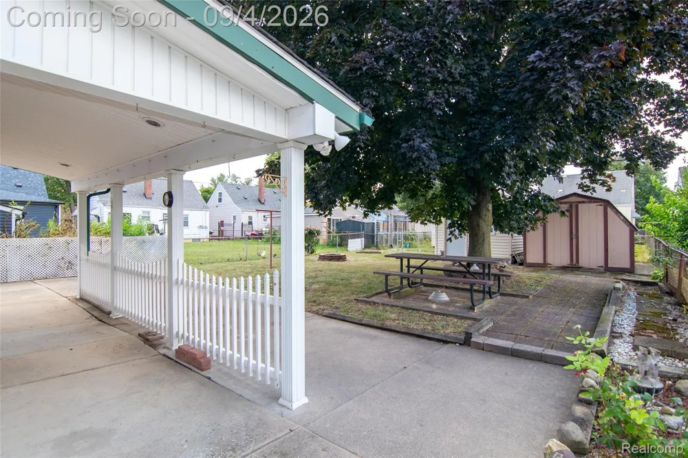 2267 Rose Avenue Lincoln Park City, MI 48146