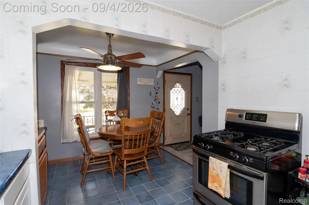 2267 Rose Avenue Lincoln Park City, MI 48146