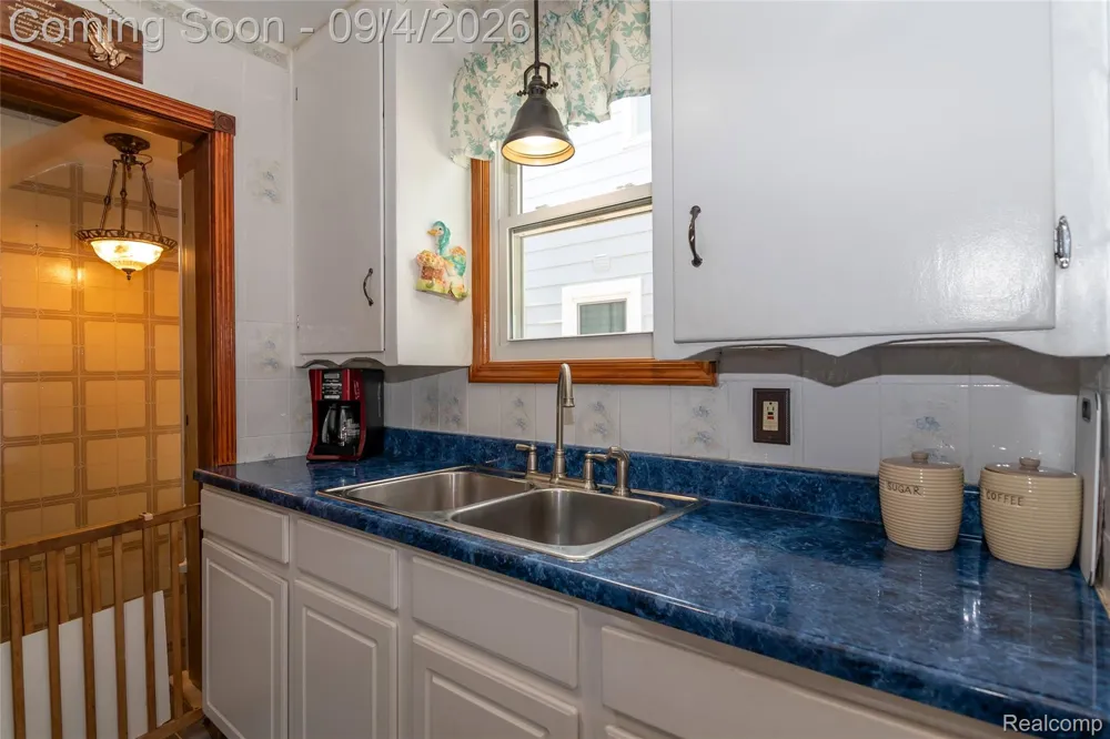 2267 Rose Avenue Lincoln Park City, MI 48146