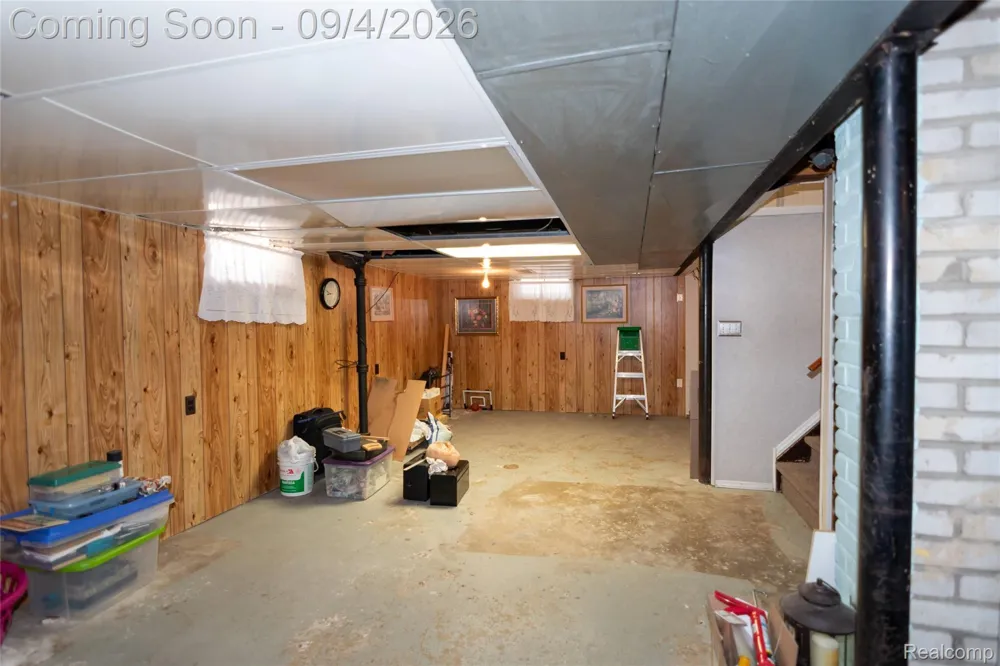 2267 Rose Avenue Lincoln Park City, MI 48146