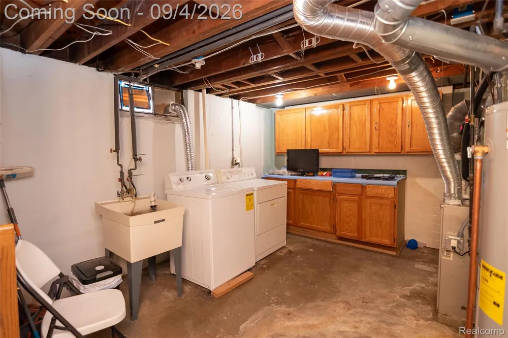 2267 Rose Avenue Lincoln Park City, MI 48146