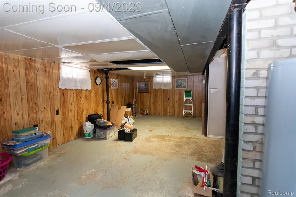 2267 Rose Avenue Lincoln Park City, MI 48146