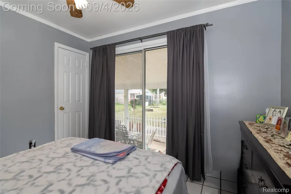 2267 Rose Avenue Lincoln Park City, MI 48146