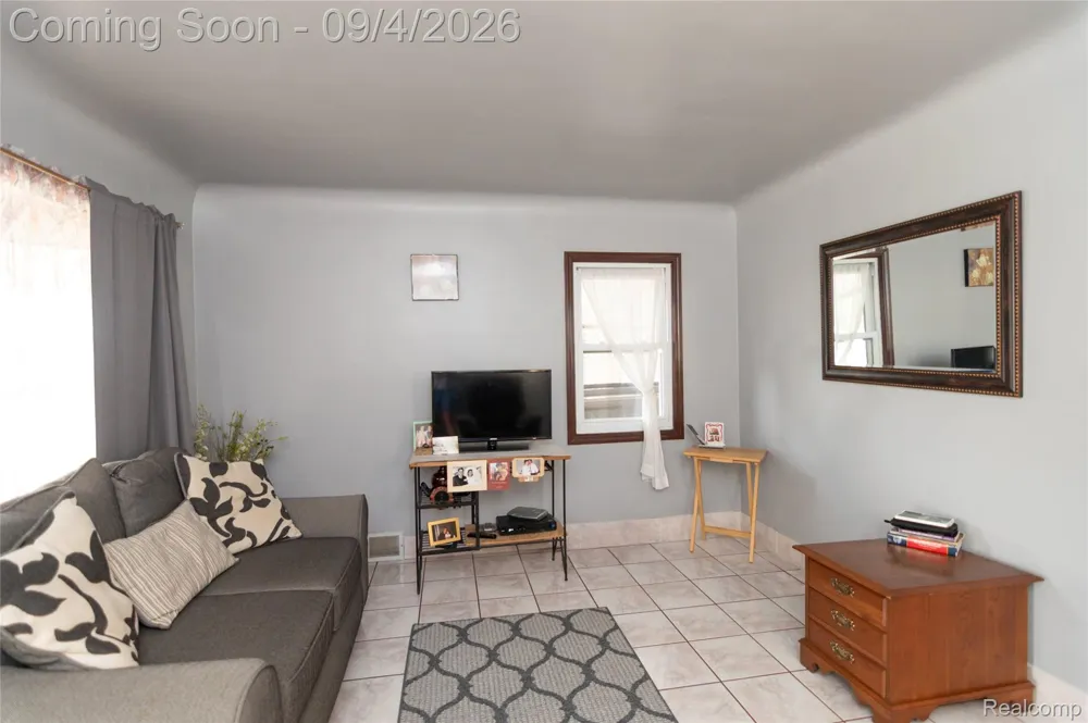 2267 Rose Avenue Lincoln Park City, MI 48146