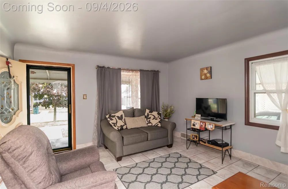 2267 Rose Avenue Lincoln Park City, MI 48146