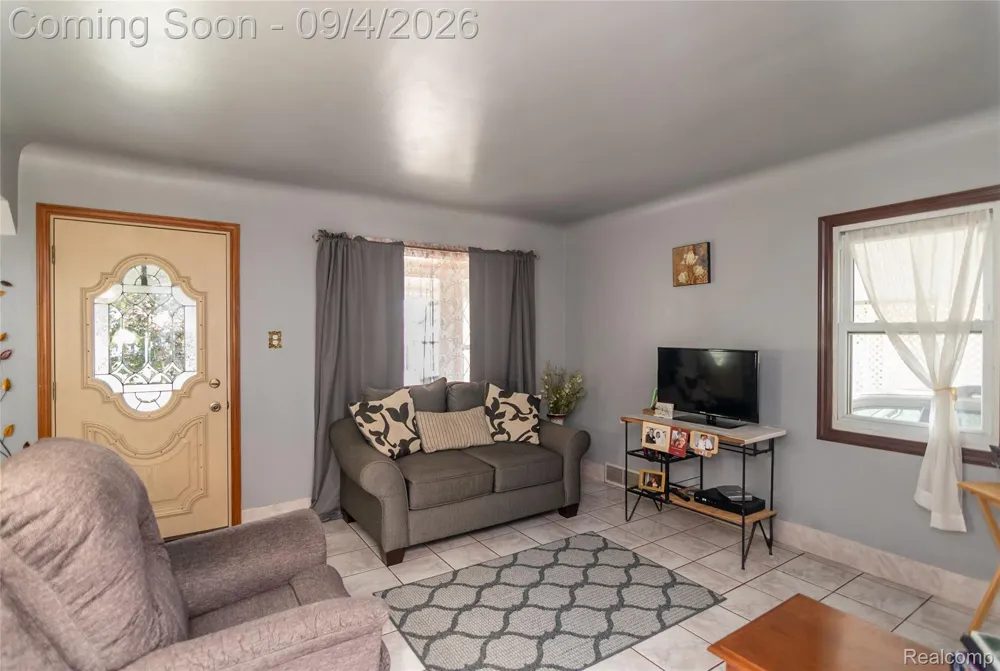 2267 Rose Avenue Lincoln Park City, MI 48146