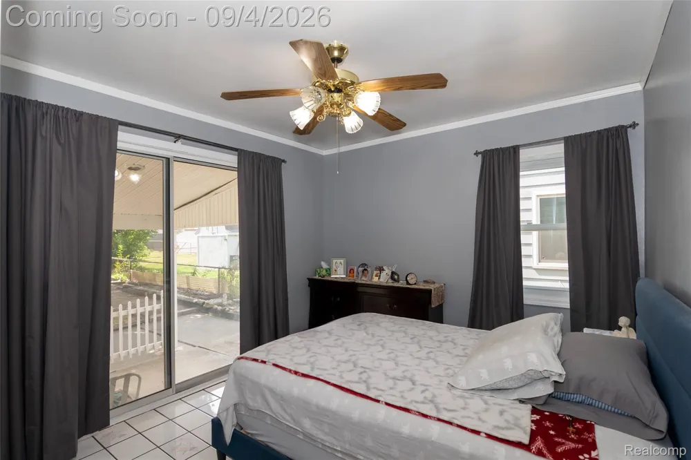 2267 Rose Avenue Lincoln Park City, MI 48146