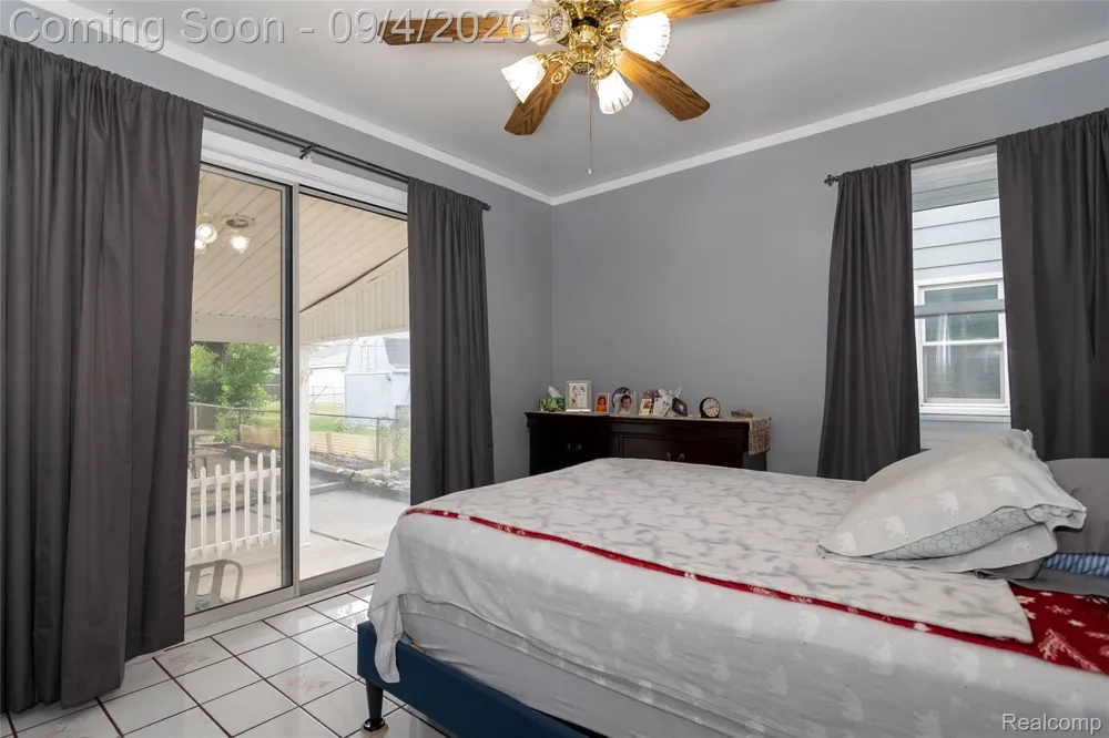 2267 Rose Avenue Lincoln Park City, MI 48146