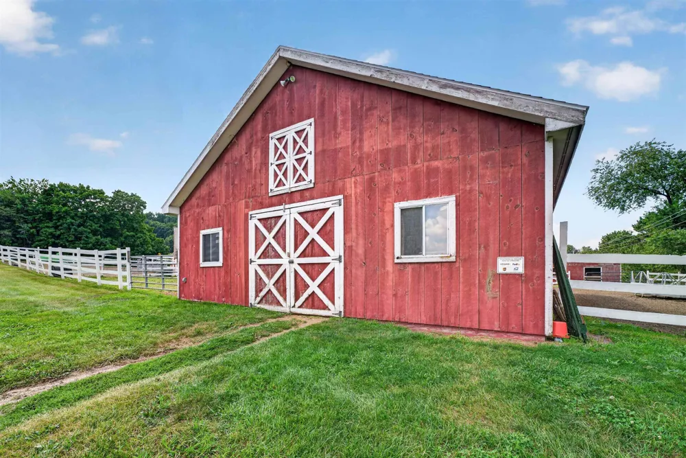 5493 S Bates Road Acme Township, MI 49690