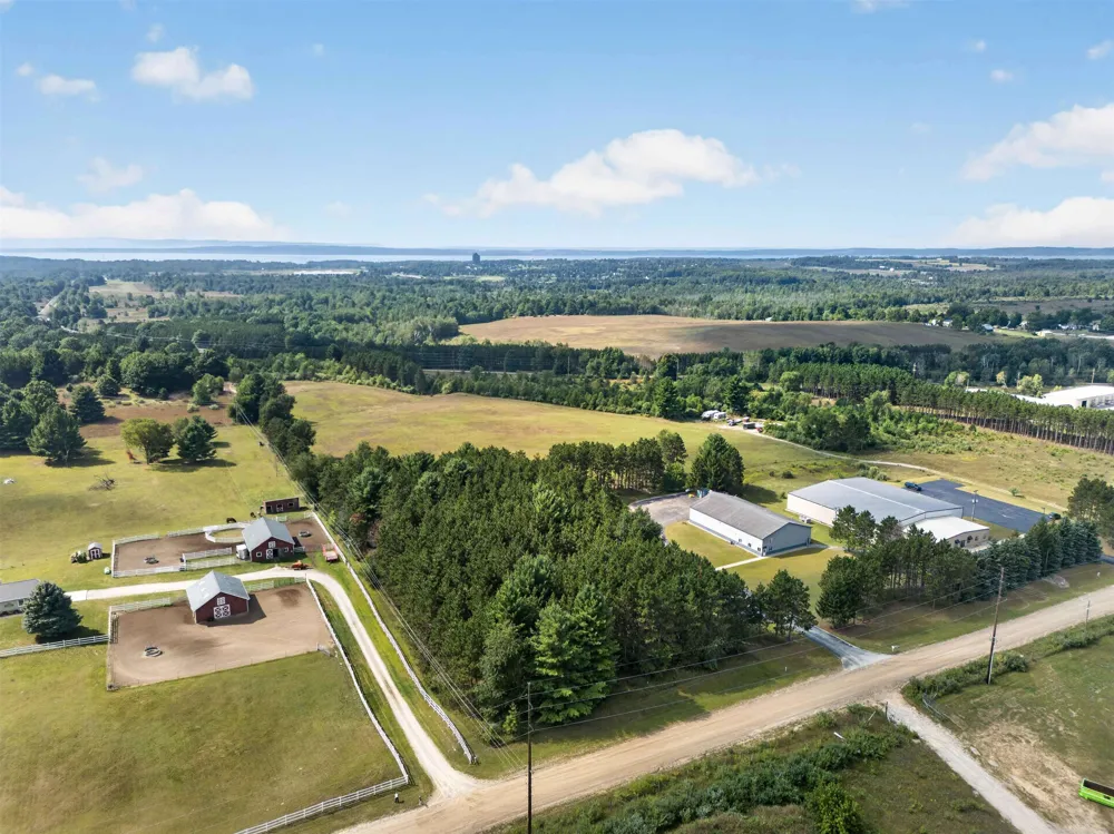5493 S Bates Road Acme Township, MI 49690