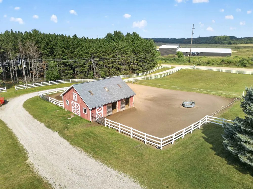5493 S Bates Road Acme Township, MI 49690