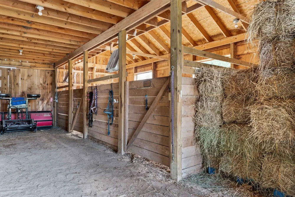 5493 S Bates Road Acme Township, MI 49690