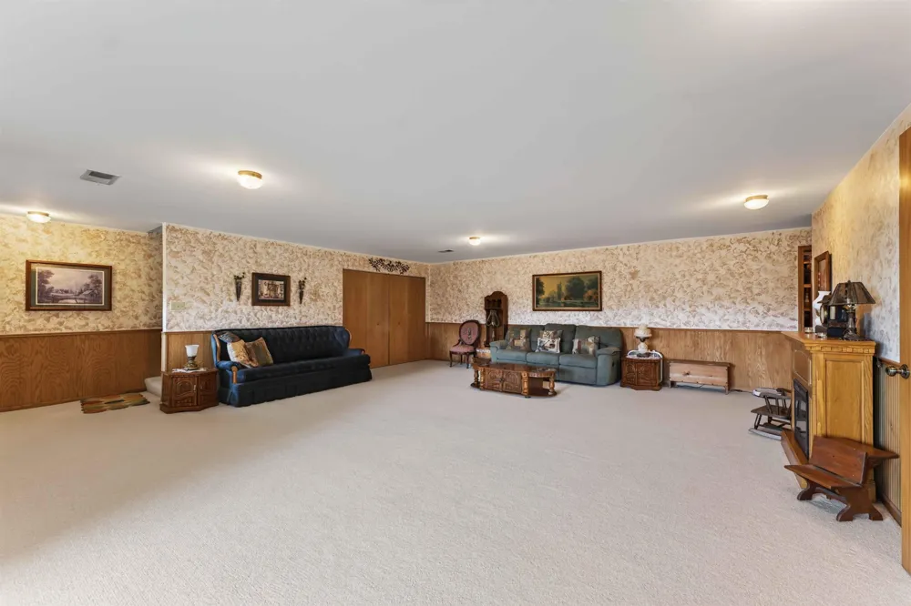 5493 S Bates Road Acme Township, MI 49690
