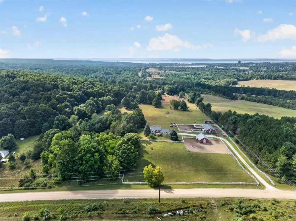 5493 S Bates Road Acme Township, MI 49690