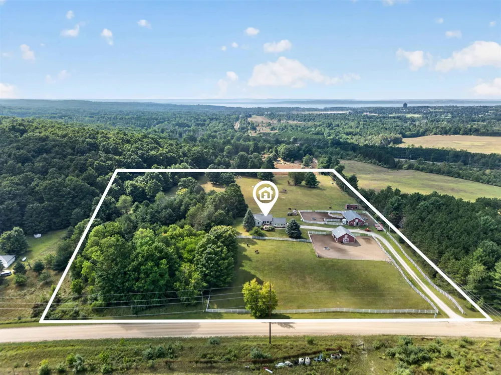 5493 S Bates Road Acme Township, MI 49690