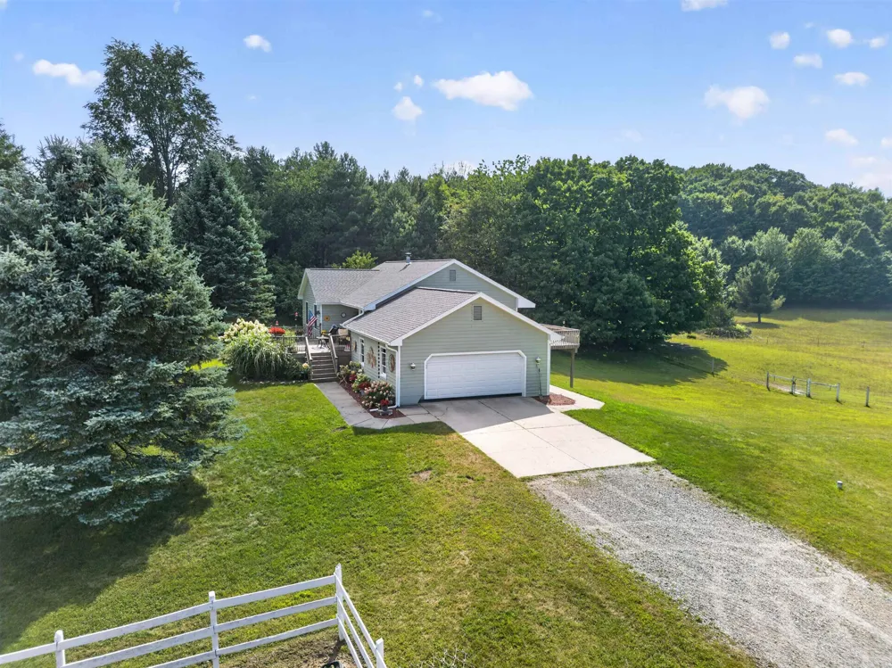 5493 S Bates Road Acme Township, MI 49690