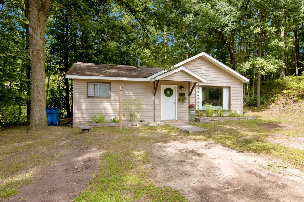 2465 Chandler Road East Bay Township, MI 49696