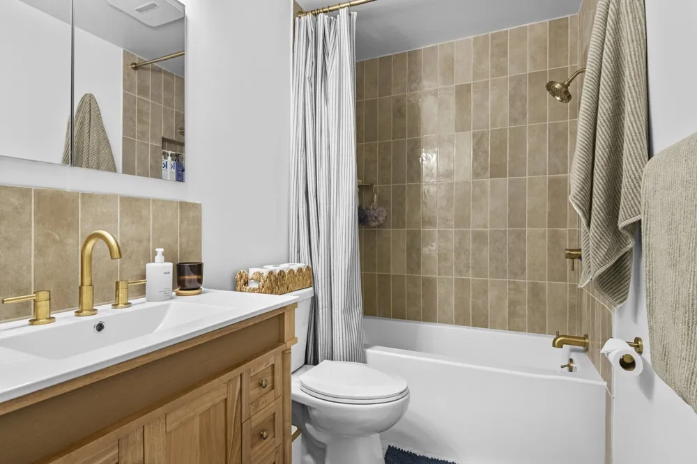 2465 Chandler Road East Bay Township, MI 49696