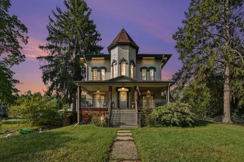 405 Cedar