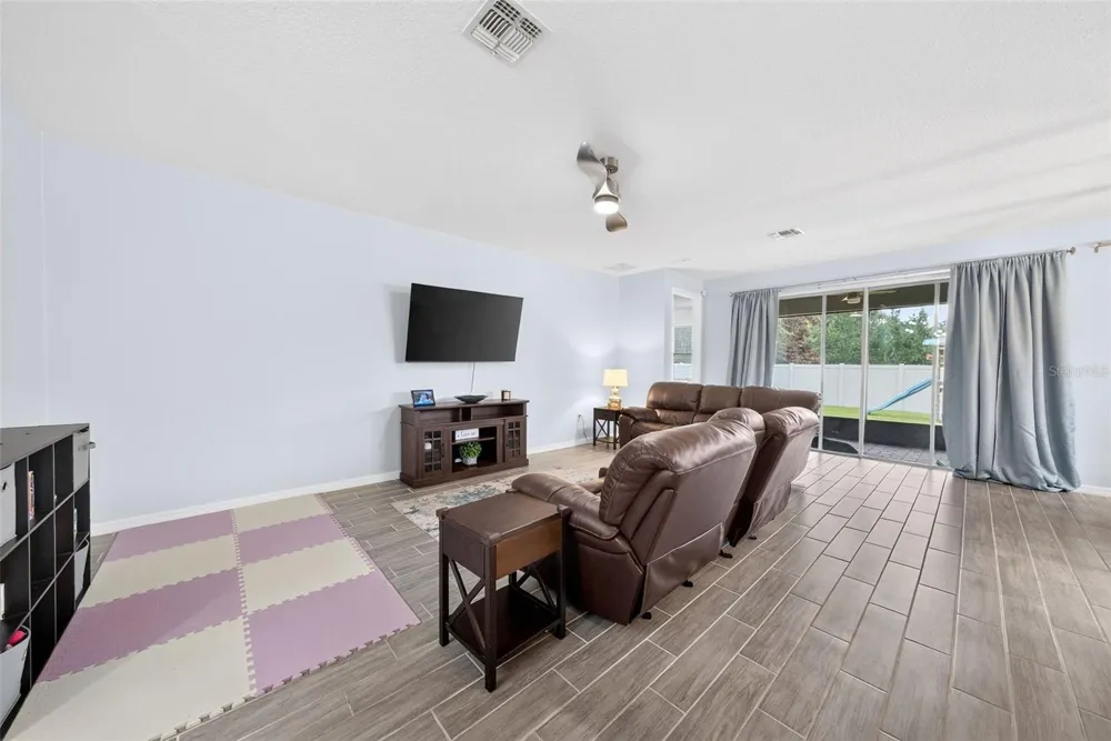 1446 SAVOY LANE Sanford, FL 32771