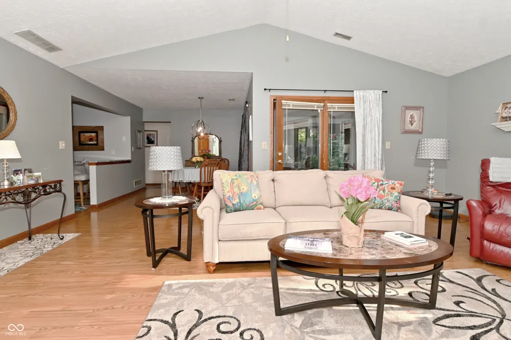 8336 Chapel Pines Drive Indianapolis, IN 46234