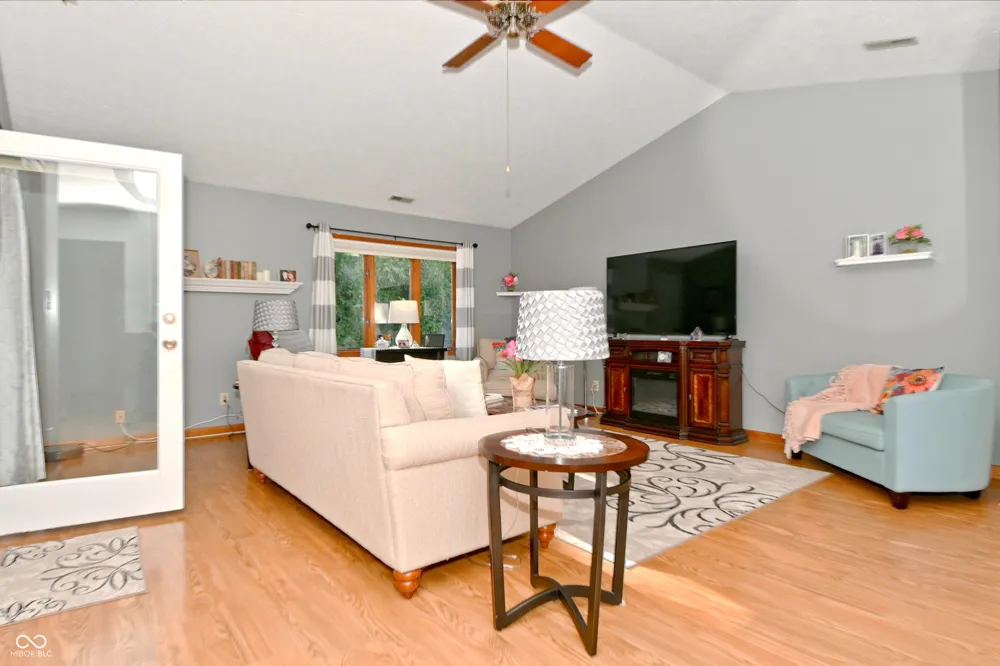 8336 Chapel Pines Drive Indianapolis, IN 46234