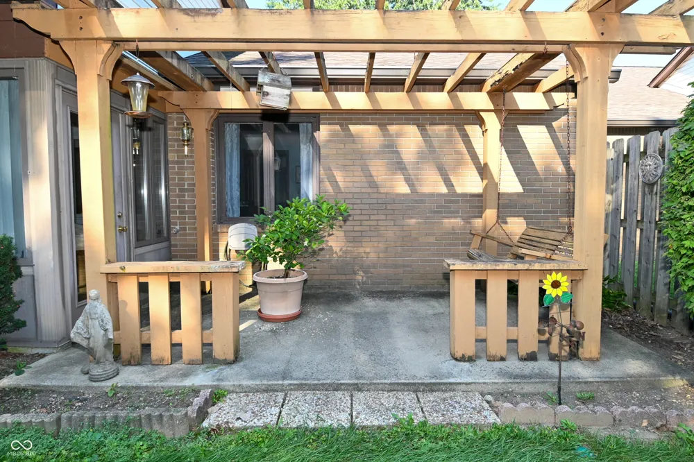 8336 Chapel Pines Drive Indianapolis, IN 46234