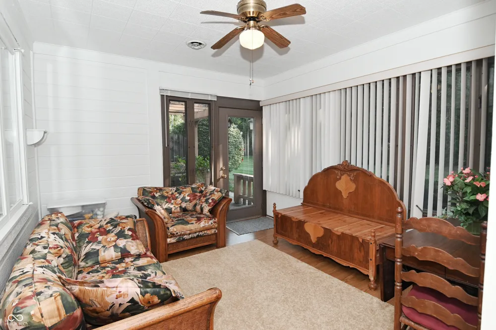 8336 Chapel Pines Drive Indianapolis, IN 46234