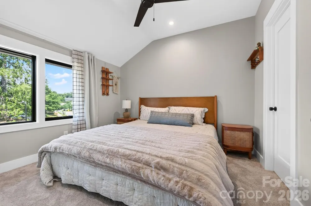 40 Malvern Walk Asheville, NC 28806