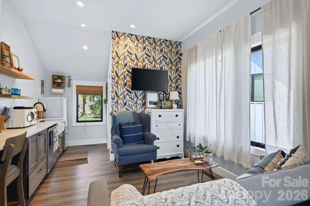 40 Malvern Walk Asheville, NC 28806