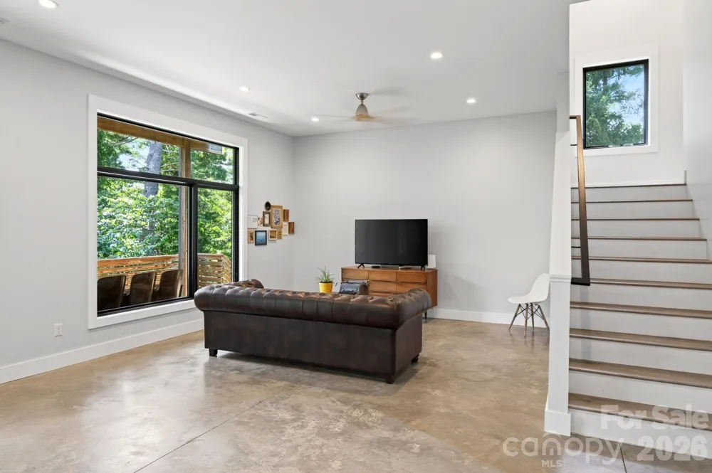 40 Malvern Walk Asheville, NC 28806