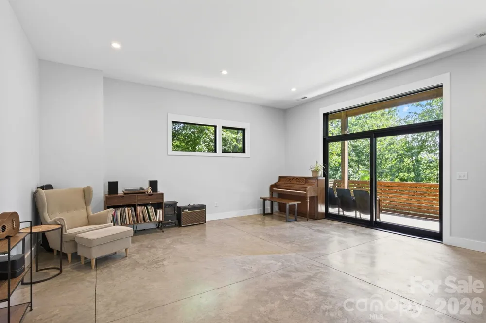 40 Malvern Walk Asheville, NC 28806