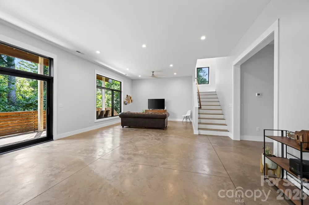 40 Malvern Walk Asheville, NC 28806