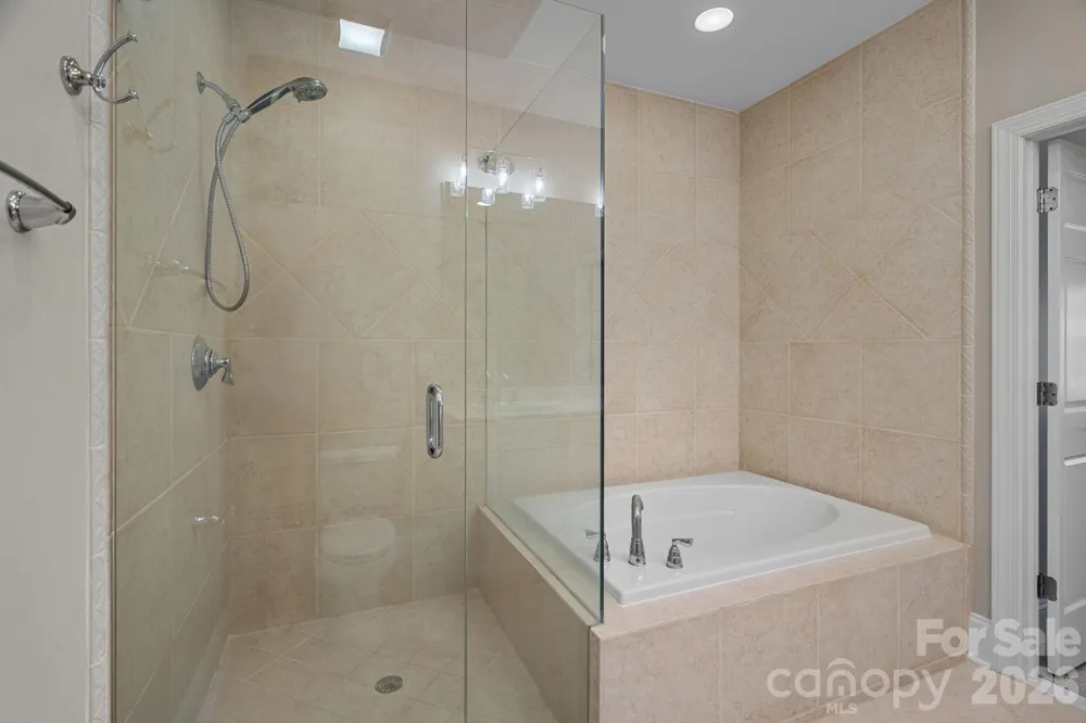 6415 Wakehurst Road Charlotte, NC 28226