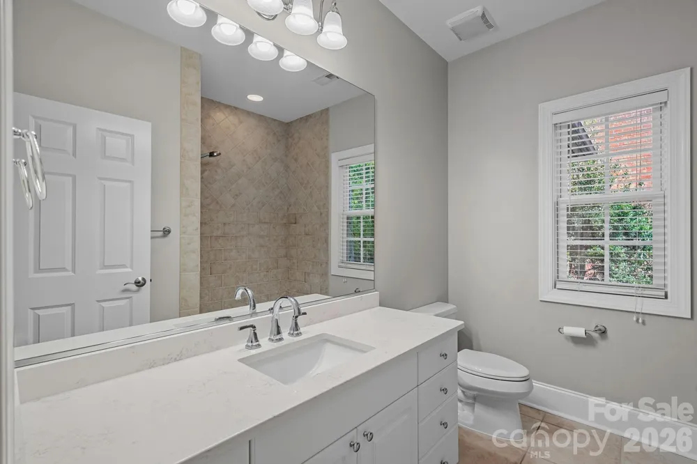 6415 Wakehurst Road Charlotte, NC 28226