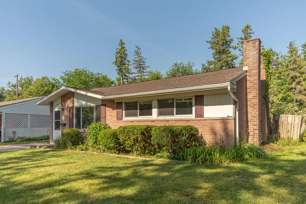 622 Rosemont Avenue Saline, MI 48176