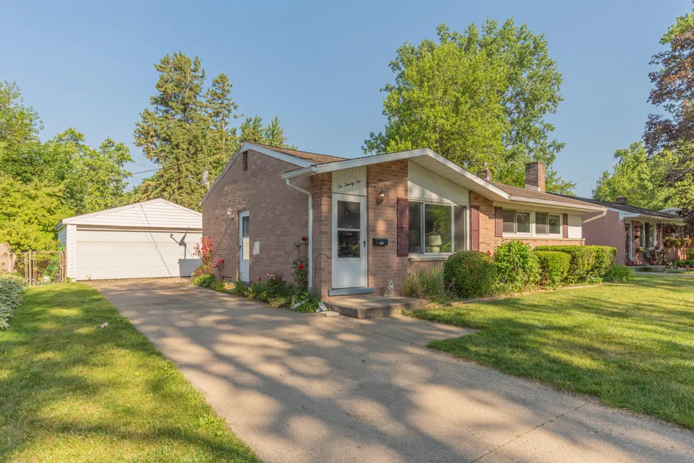 622 Rosemont Avenue Saline, MI 48176