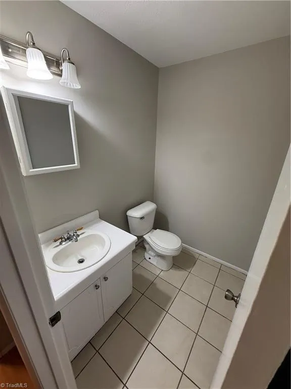 2201 Stonehaven Road Kernersville, NC 27284