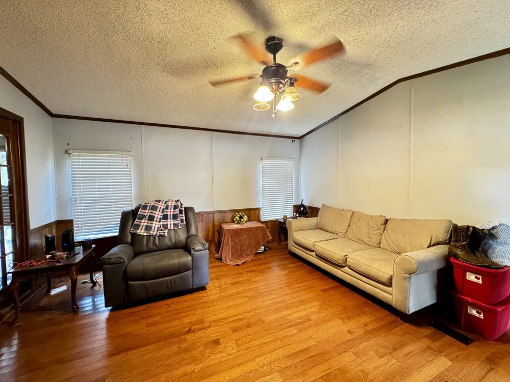 1542 Gainesboro Grade Cookeville, TN 38501