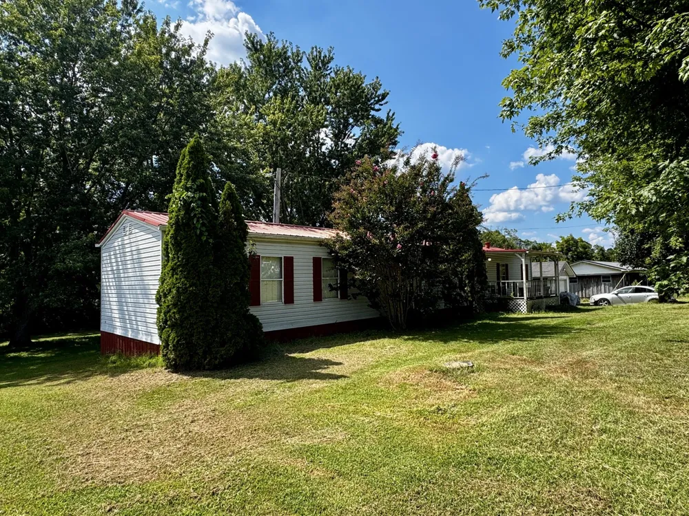 1542 Gainesboro Grade Cookeville, TN 38501