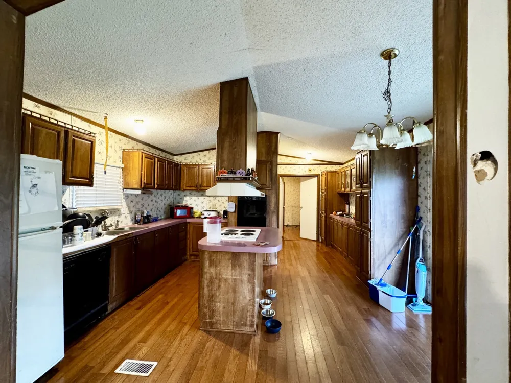 1542 Gainesboro Grade Cookeville, TN 38501