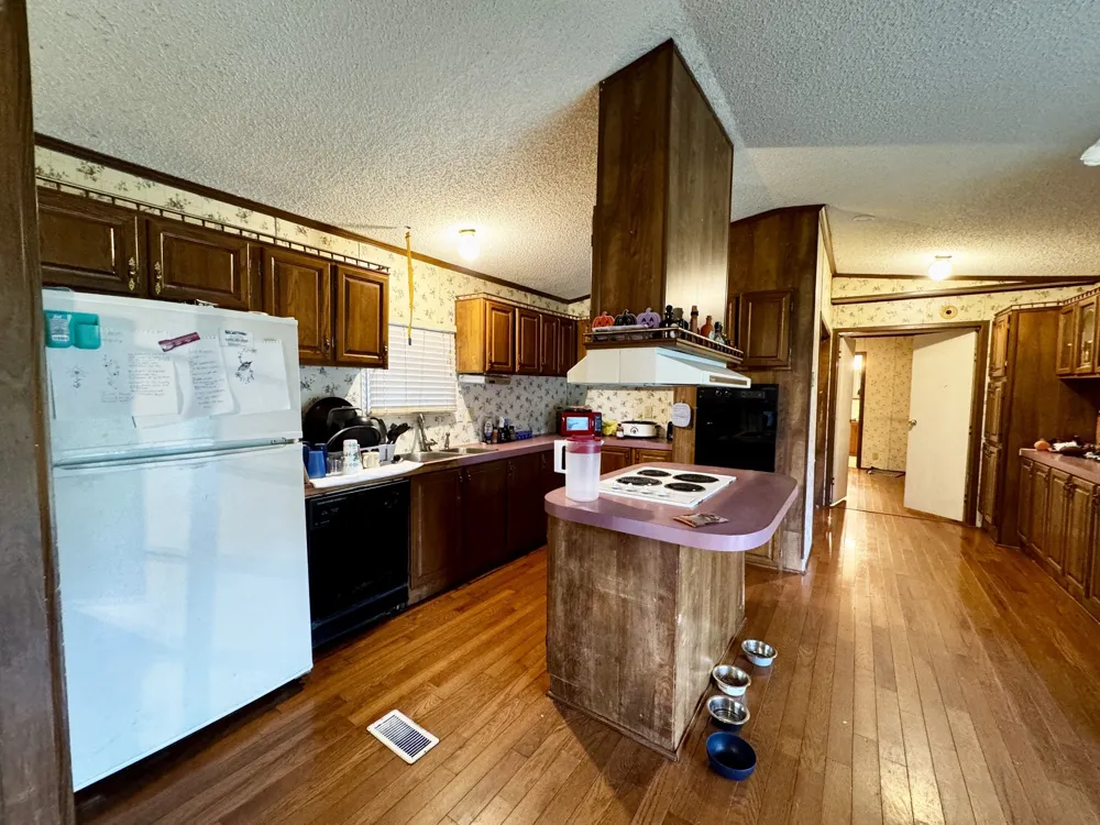 1542 Gainesboro Grade Cookeville, TN 38501