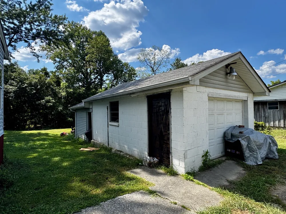 1542 Gainesboro Grade Cookeville, TN 38501