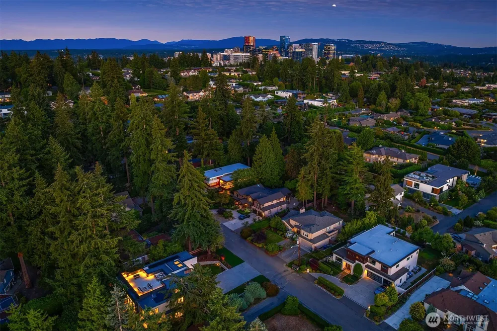 9030 NE 21st Place Clyde Hill, WA 98004